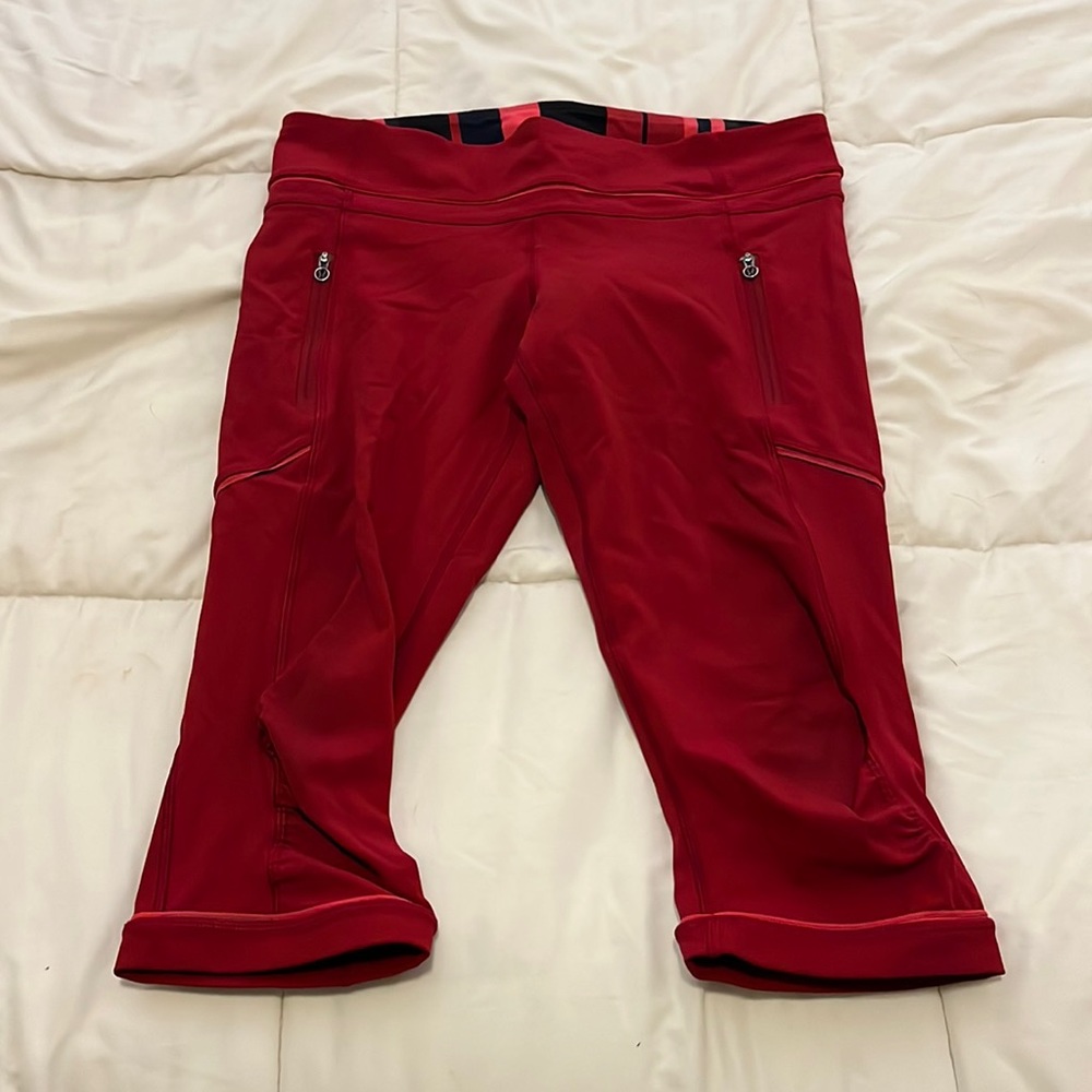 Lululemon Passion Crop II in Luxtreme in size 8